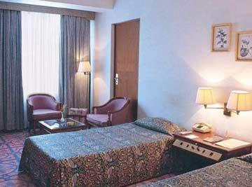 Searock Hotel Mumbai Bagian luar foto