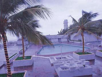 Searock Hotel Mumbai Bagian luar foto